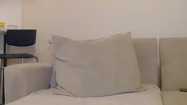  QUEEN    online show from 01-04-25, 08:16