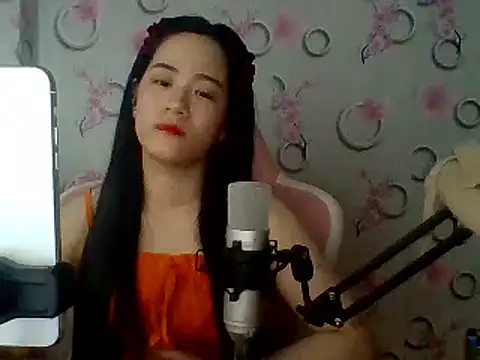 Snapshot of Nana-68 chatting on 01-30-25, 04:55 Nana-68 online show from 01-30-25, 04:55