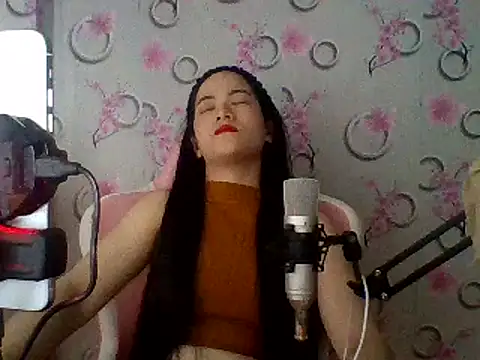 Snapshot of Nana-68 chatting on 02-03-25, 12:57 Nana-68 online show from 02-03-25, 12:57