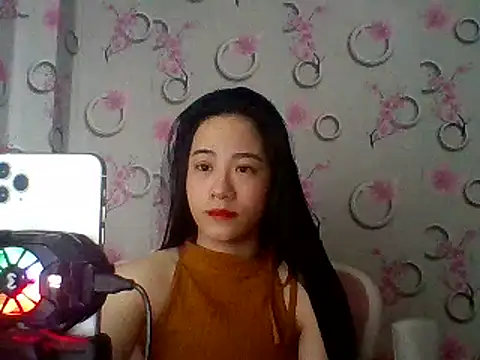 Snapshot of Nana-68 chatting on 02-04-25, 01:02 Nana-68 online show from 02-04-25, 01:02