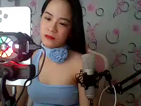 Snapshot of Nana-68 chatting on 02-06-25, 04:21 Nana-68 online show from 02-06-25, 04:21