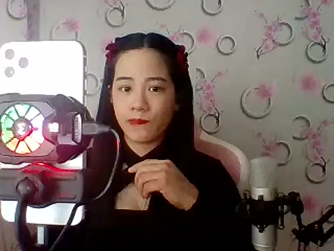 Snapshot of Nana-68 chatting on 02-08-25, 08:31 Nana-68 online show from 02-08-25, 08:31