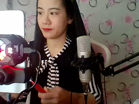 Snapshot of Nana-68 chatting on 02-13-25, 02:56 Nana-68 online show from 02-13-25, 02:56