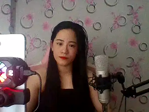 Snapshot of Nana-68 chatting on 02-14-25, 08:31 Nana-68 online show from 02-14-25, 08:31