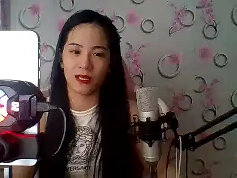 Snapshot of Nana-68 chatting on 02-19-25, 12:57 Nana-68 online show from 02-19-25, 12:57