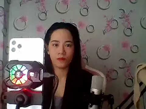 Snapshot of Nana-68 chatting on 02-20-25, 12:30 Nana-68 online show from 02-20-25, 12:30