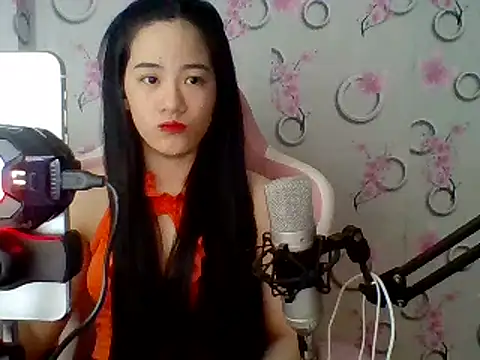 Snapshot of Nana-68 chatting on 02-27-25, 08:39 Nana-68 online show from 02-27-25, 08:39