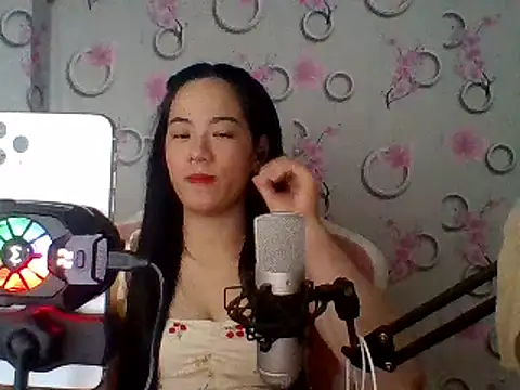 Snapshot of Nana-68 chatting on 03-03-25, 03:19 Nana-68 online show from 03-03-25, 03:19