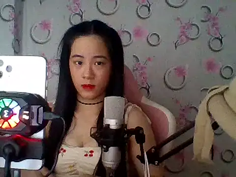 Snapshot of Nana-68 chatting on 03-03-25, 06:26 Nana-68 online show from 03-03-25, 06:26
