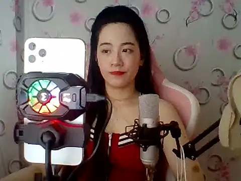 Snapshot of Nana-68 chatting on 03-05-25, 02:12 Nana-68 online show from 03-05-25, 02:12