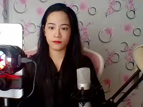 Snapshot of Nana-68 chatting on 03-10-25, 11:53 Nana-68 online show from 03-10-25, 11:53