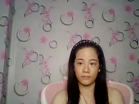 Snapshot of Nana-68 chatting on 09-27-25, 01:49 Nana-68 online show from 09-27-25, 01:49