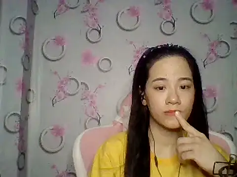 Snapshot of Nana-68 chatting on 09-30-25, 01:38 Nana-68 online show from 09-30-25, 01:38