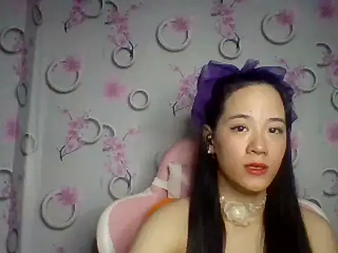 Snapshot of Nana-68 chatting on 10-16-25, 01:34 Nana-68 online show from 10-16-25, 01:34