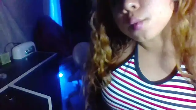 Snapshot of Jennxdolls chatting on 12-04-24, 04:32 Jennxdolls online show from 12-04-24, 04:32