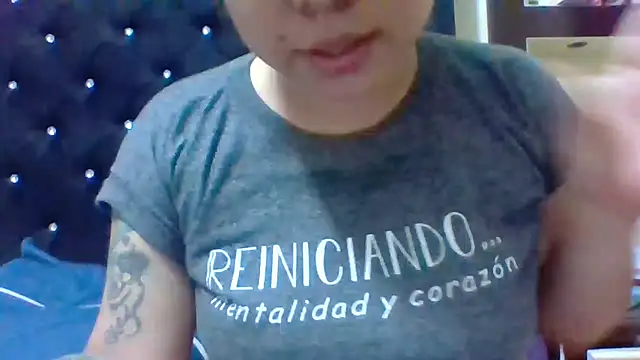 Snapshot of Jennxdolls chatting on 12-13-24, 04:33 Jennxdolls online show from 12-13-24, 04:33