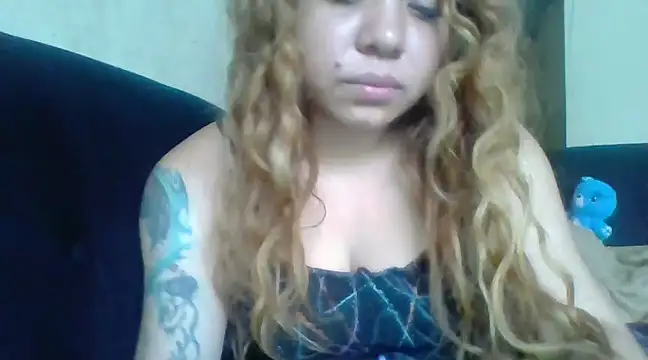 Snapshot of Jennxdolls chatting on 01-25-25, 01:19 Jennxdolls online show from 01-25-25, 01:19