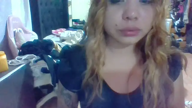 Snapshot of Jennxdolls chatting on 01-31-25, 03:20 Jennxdolls online show from 01-31-25, 03:20