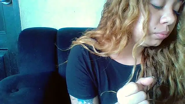 Snapshot of Jennxdolls chatting on 01-31-25, 03:22 Jennxdolls online show from 01-31-25, 03:22