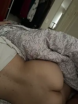 Reinacatchile online show from 12-15-24, 11:55