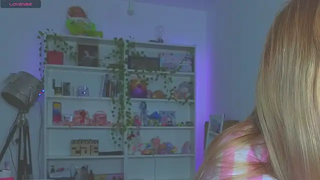 Milia Parker online show from 09-28-25, 09:20