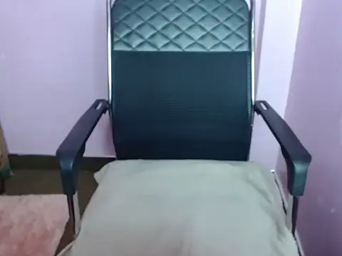 Snapshot of massive_squirts chatting on 02-16-26, 01:18 massive squirts online show from 02-16-26, 01:18