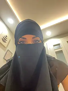 Snapshot of Amberonee31 chatting on 02-01-25, 07:44 Amberonee31 online show from 02-01-25, 07:44