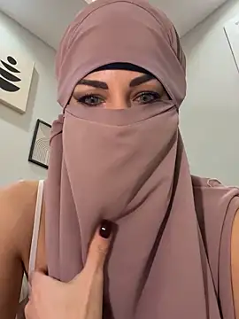 Snapshot of Amberonee31 chatting on 02-17-25, 01:42 Amberonee31 online show from 02-17-25, 01:42