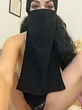 Snapshot of Amberonee31 chatting on 02-25-25, 07:36 Amberonee31 online show from 02-25-25, 07:36