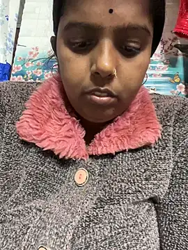 Snapshot of Beauty-queen chatting on 01-10-25, 04:41 Beauty-queen online show from 01-10-25, 04:41