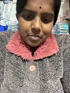 Snapshot of Beauty-queen chatting on 01-20-25, 01:00 Beauty-queen online show from 01-20-25, 01:00