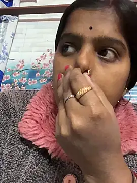 Snapshot of Beauty-queen chatting on 01-25-25, 10:08 Beauty-queen online show from 01-25-25, 10:08