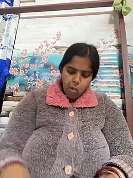 Snapshot of Beauty-queen chatting on 01-30-25, 10:50 Beauty-queen online show from 01-30-25, 10:50