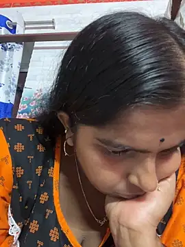 Snapshot of Beauty-queen chatting on 01-31-25, 10:42 Beauty-queen online show from 01-31-25, 10:42