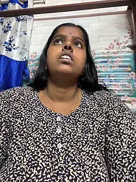 Snapshot of Beauty-queen chatting on 02-13-25, 09:51 Beauty-queen online show from 02-13-25, 09:51