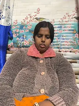 Snapshot of Beauty-queen chatting on 02-19-25, 10:01 Beauty-queen online show from 02-19-25, 10:01