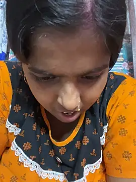 Snapshot of Beauty-queen chatting on 02-28-25, 11:03 Beauty-queen online show from 02-28-25, 11:03