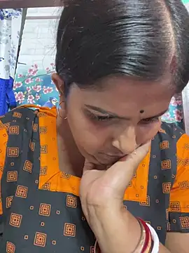 Snapshot of Beauty-queen chatting on 03-11-25, 08:41 Beauty-queen online show from 03-11-25, 08:41