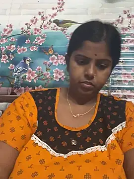 Snapshot of Beauty-queen chatting on 03-12-25, 01:30 Beauty-queen online show from 03-12-25, 01:30