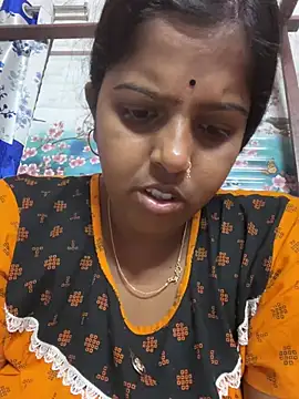 Snapshot of Beauty-queen chatting on 03-17-25, 01:50 Beauty-queen online show from 03-17-25, 01:50