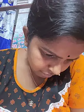 Snapshot of Beauty-queen chatting on 03-20-25, 03:36 Beauty-queen online show from 03-20-25, 03:36