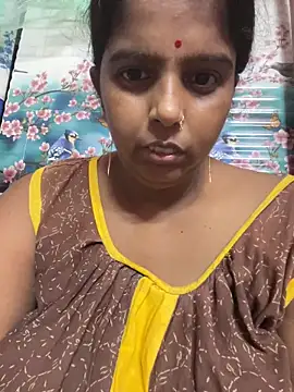 Snapshot of Beauty-queen chatting on 09-08-25, 02:16 Beauty-queen online show from 09-08-25, 02:16