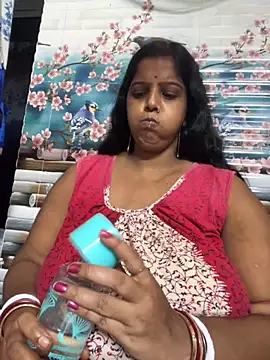 Snapshot of Beauty-queen chatting on 09-25-25, 11:03 Beauty-queen online show from 09-25-25, 11:03