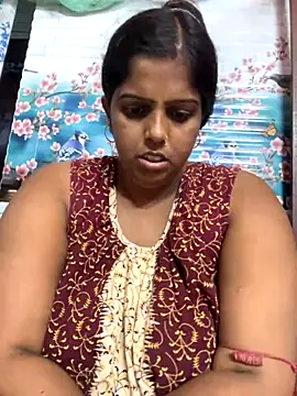 Snapshot of Beauty-queen chatting on 10-08-25, 10:24 Beauty-queen online show from 10-08-25, 10:24