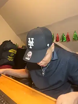 Snapshot of MynameisPaco chatting on 01-05-26, 05:27 MynameisPaco online show from 01-05-26, 05:27