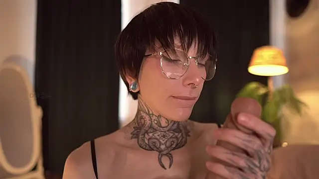 Snapshot of ifuckingtoy_ chatting on 09-20-25, 11:44 ifuckingtoy  online show from 09-20-25, 11:44