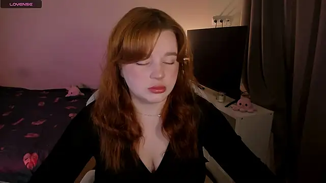 Snapshot of _Lisa_x chatting on 12-02-24, 07:14  Lisa x online show from 12-02-24, 07:14
