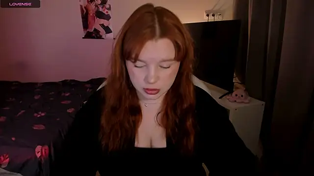 Snapshot of _Lisa_x chatting on 12-19-24, 08:13  Lisa x online show from 12-19-24, 08:13