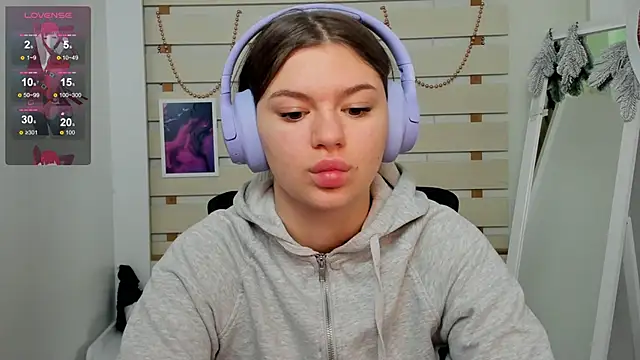 Josephine Kiss online show from 01-12-25, 09:08