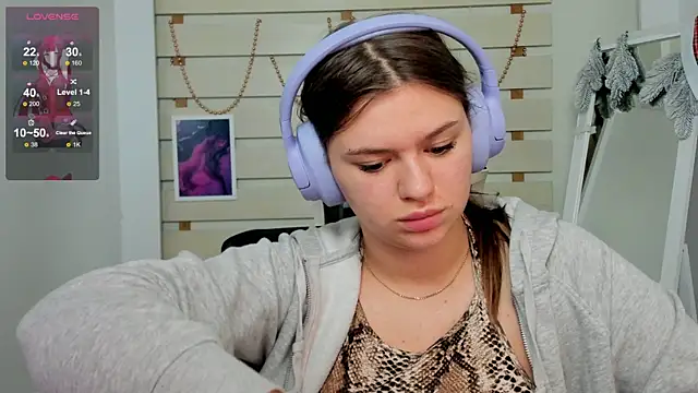 Josephine Kiss online show from 01-12-25, 06:16